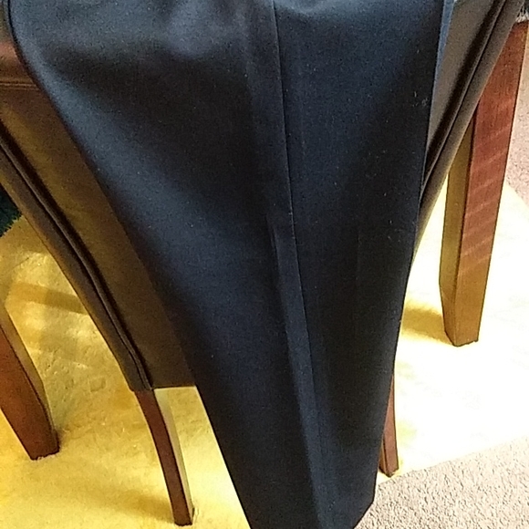 Nine & Company 2-pc Blue Pant Suit. Size 10. Slim legs. Shoulder Pads. Fancy - Picture 3 of 4